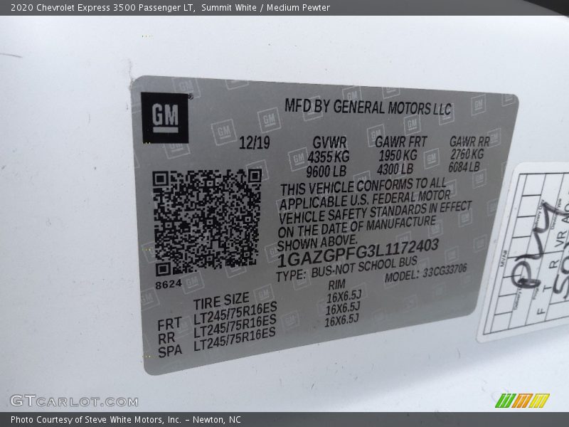 Summit White / Medium Pewter 2020 Chevrolet Express 3500 Passenger LT