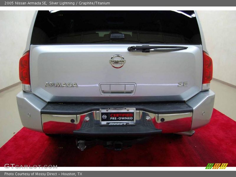 Silver Lightning / Graphite/Titanium 2005 Nissan Armada SE