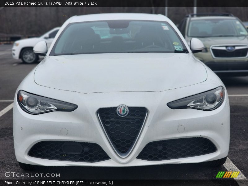 Alfa White / Black 2019 Alfa Romeo Giulia Ti AWD