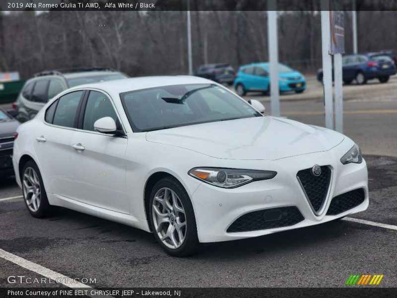 Alfa White / Black 2019 Alfa Romeo Giulia Ti AWD