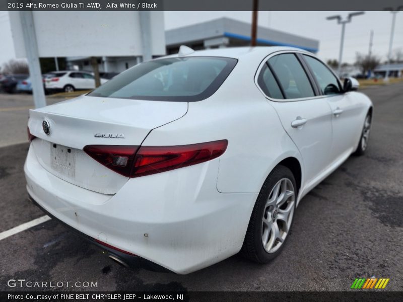 Alfa White / Black 2019 Alfa Romeo Giulia Ti AWD