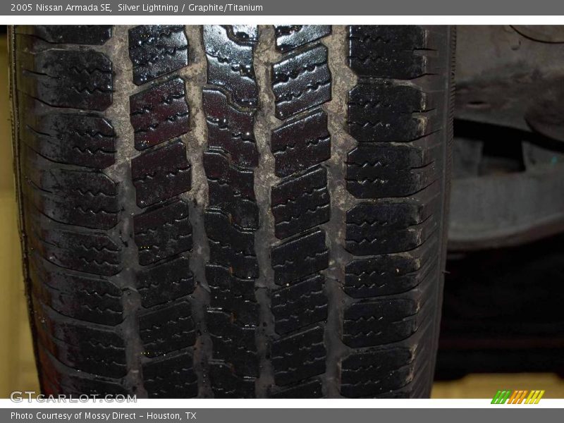 Silver Lightning / Graphite/Titanium 2005 Nissan Armada SE