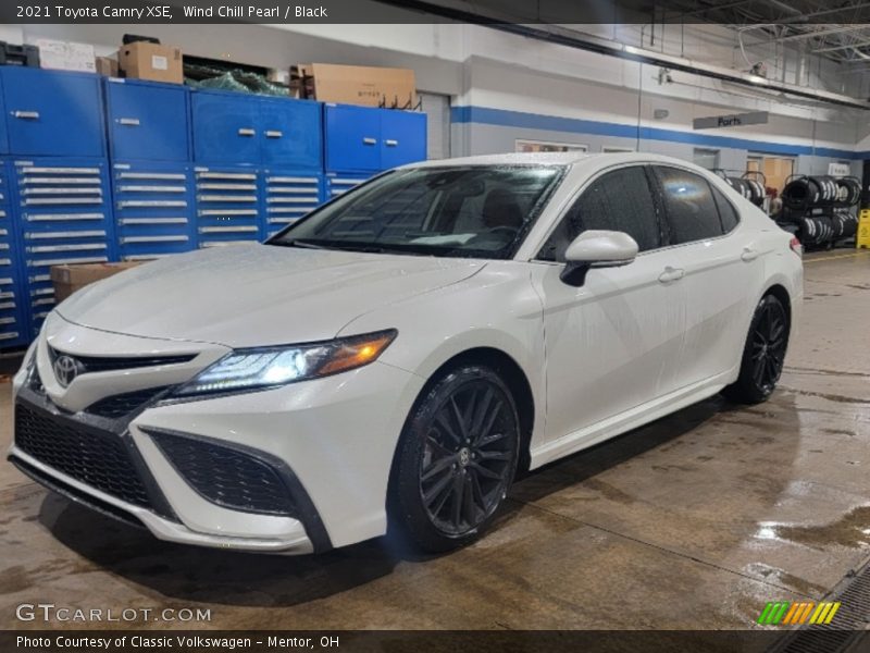 Wind Chill Pearl / Black 2021 Toyota Camry XSE