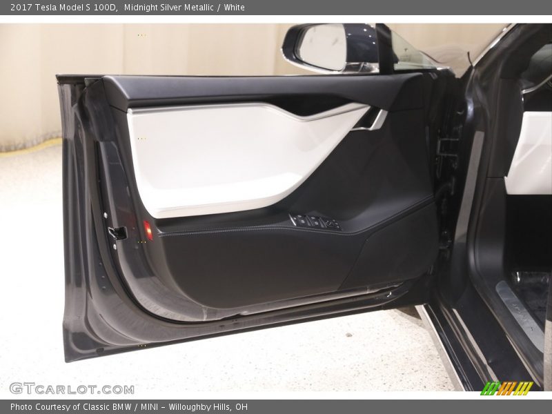 Door Panel of 2017 Model S 100D