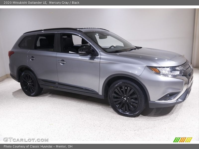 Mercury Gray / Black 2020 Mitsubishi Outlander LE