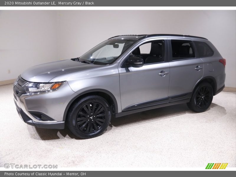 Mercury Gray / Black 2020 Mitsubishi Outlander LE