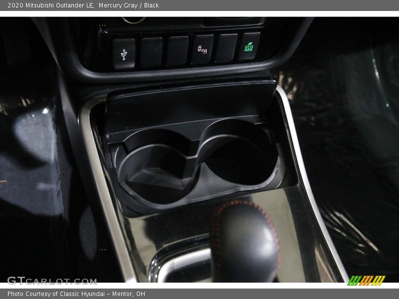 Mercury Gray / Black 2020 Mitsubishi Outlander LE