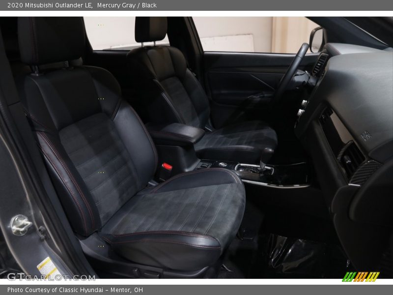 Mercury Gray / Black 2020 Mitsubishi Outlander LE