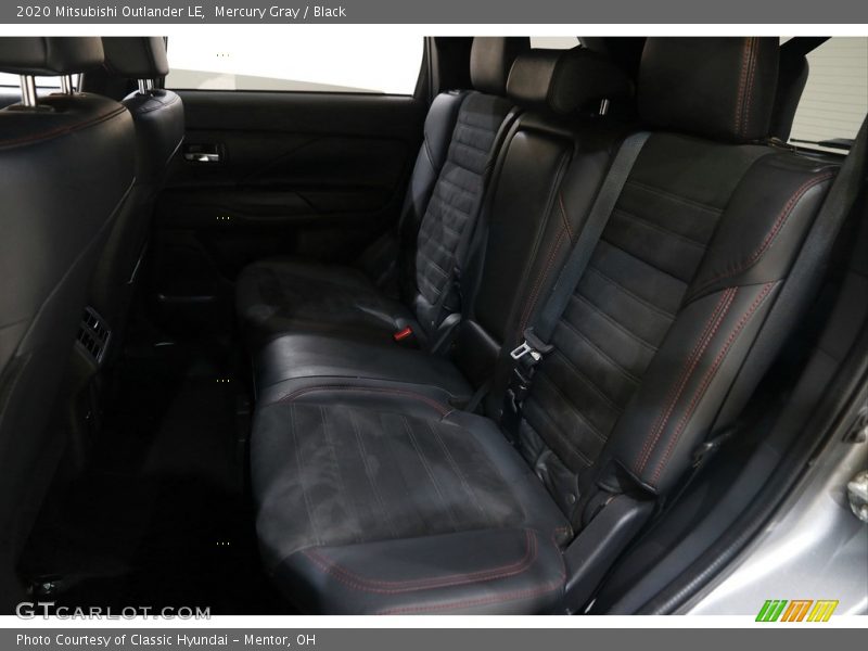 Mercury Gray / Black 2020 Mitsubishi Outlander LE