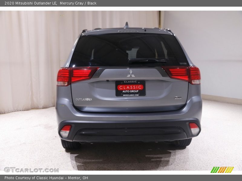 Mercury Gray / Black 2020 Mitsubishi Outlander LE