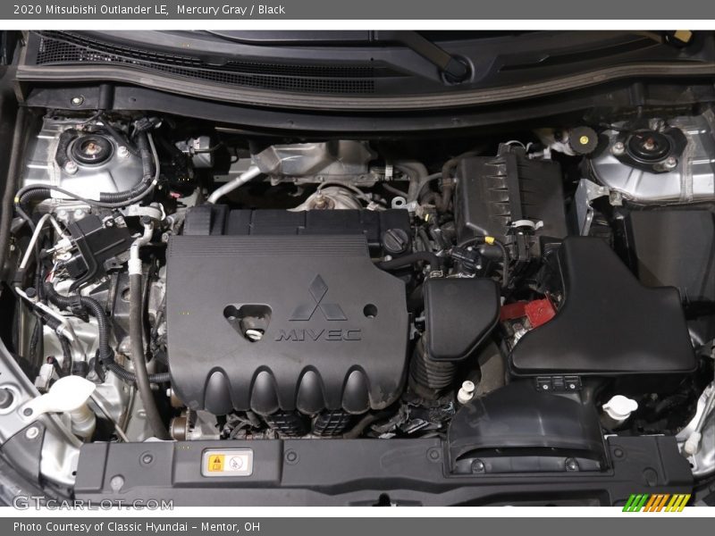 Mercury Gray / Black 2020 Mitsubishi Outlander LE
