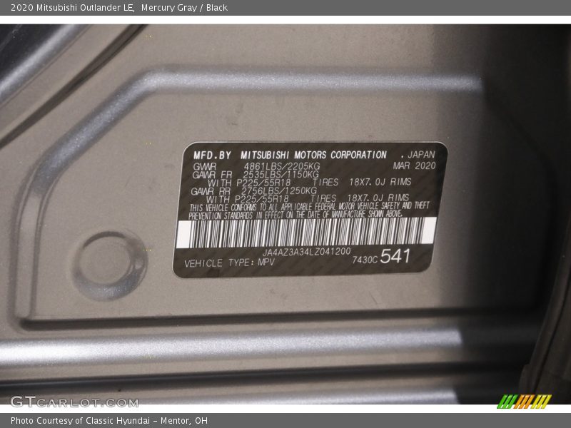 Mercury Gray / Black 2020 Mitsubishi Outlander LE