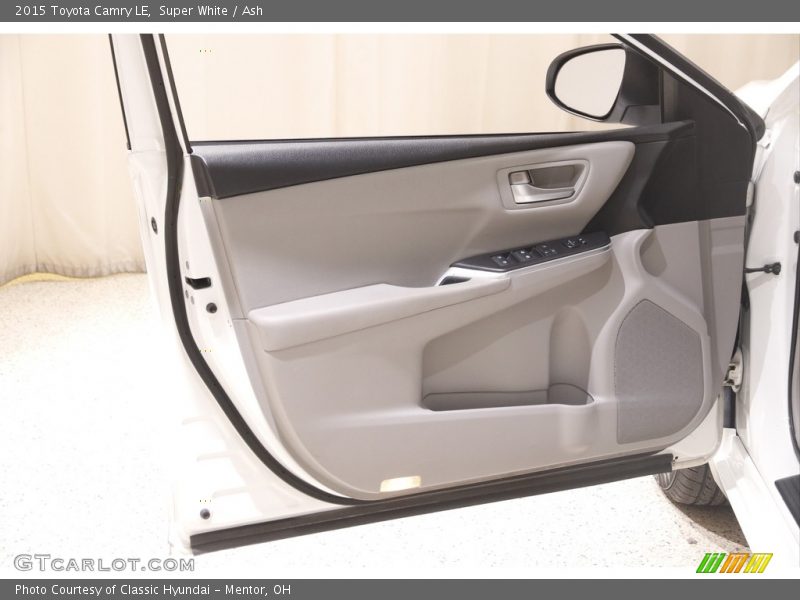 Super White / Ash 2015 Toyota Camry LE
