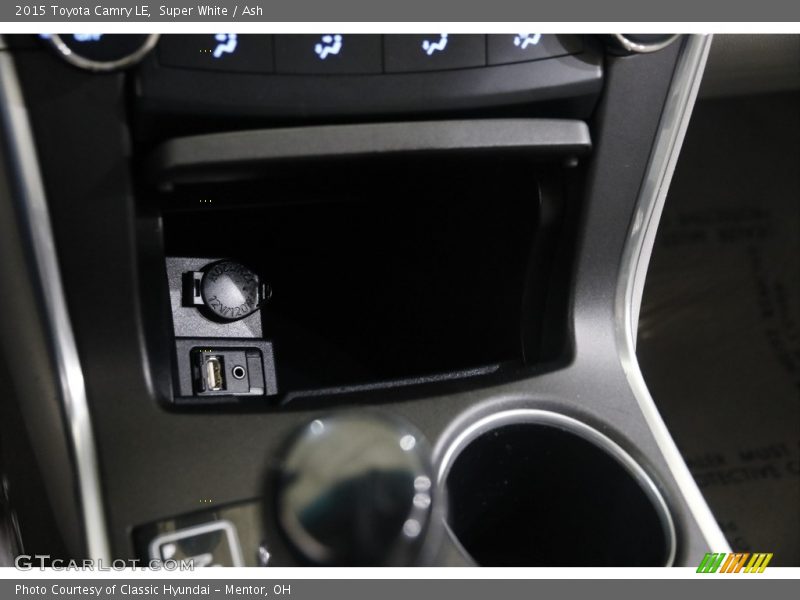 Super White / Ash 2015 Toyota Camry LE