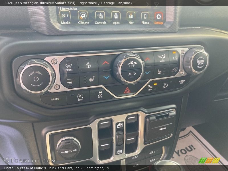 Bright White / Heritage Tan/Black 2020 Jeep Wrangler Unlimited Sahara 4x4