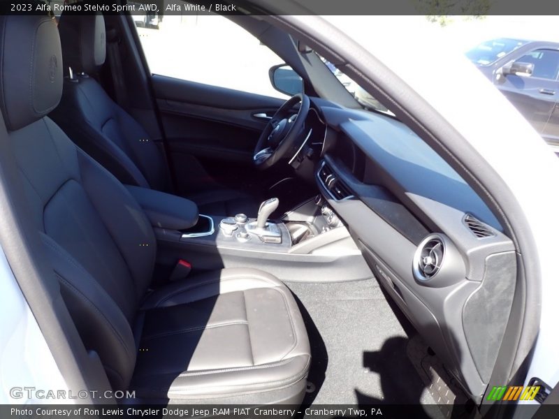 Alfa White / Black 2023 Alfa Romeo Stelvio Sprint AWD