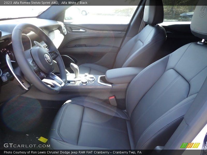 Alfa White / Black 2023 Alfa Romeo Stelvio Sprint AWD