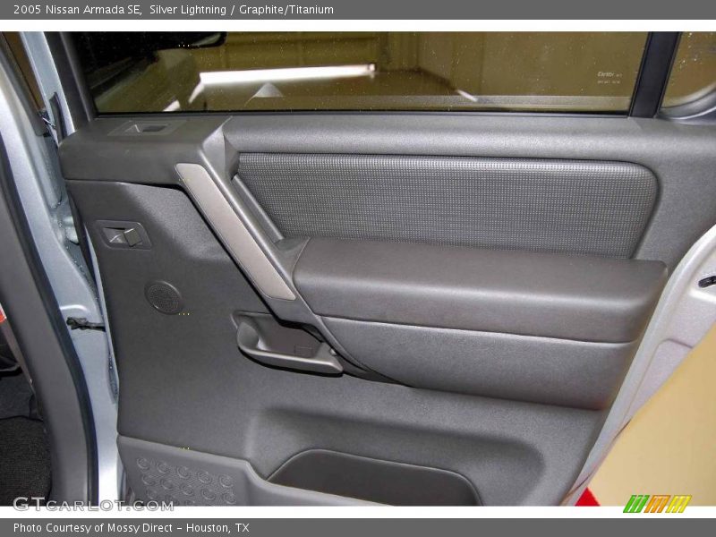 Silver Lightning / Graphite/Titanium 2005 Nissan Armada SE