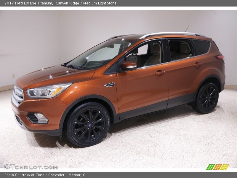 Front 3/4 View of 2017 Escape Titanium