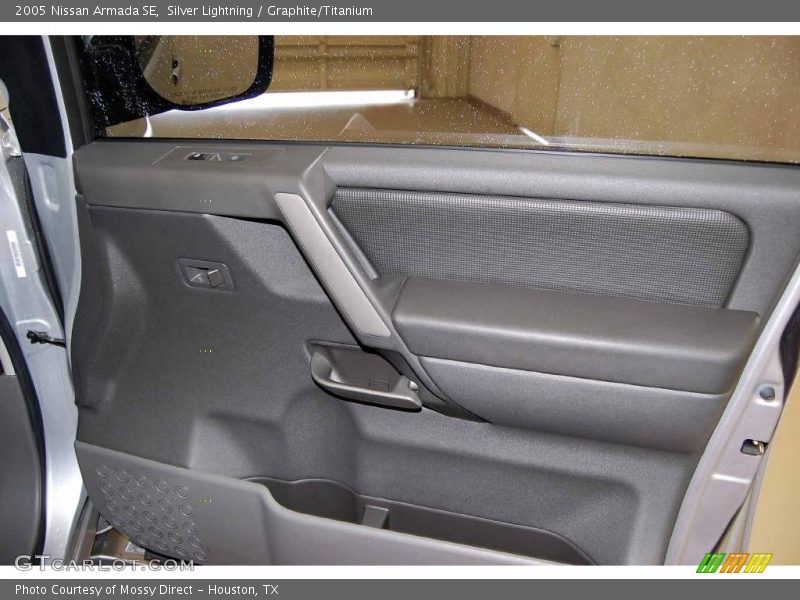 Silver Lightning / Graphite/Titanium 2005 Nissan Armada SE