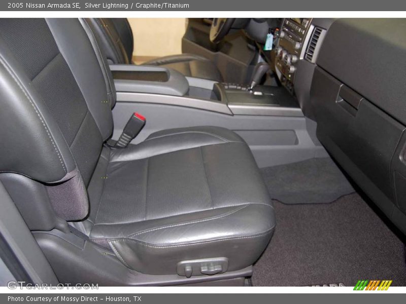 Silver Lightning / Graphite/Titanium 2005 Nissan Armada SE