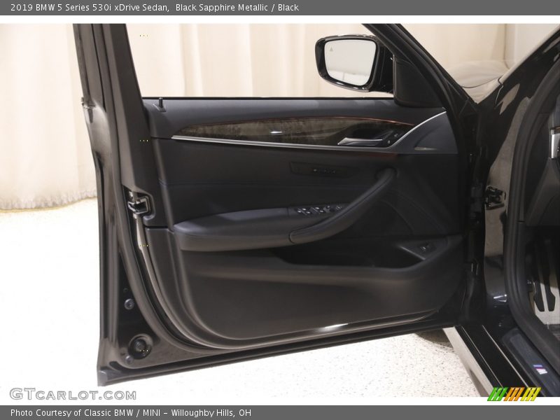 Black Sapphire Metallic / Black 2019 BMW 5 Series 530i xDrive Sedan