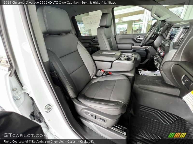 Summit White / Jet Black 2023 Chevrolet Silverado 2500HD LTZ Crew Cab 4x4