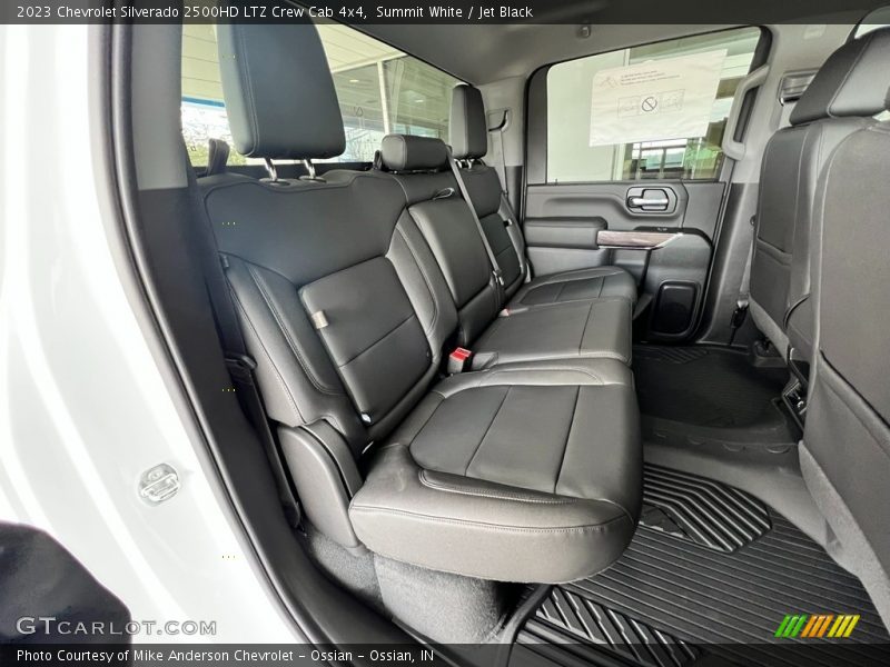 Summit White / Jet Black 2023 Chevrolet Silverado 2500HD LTZ Crew Cab 4x4