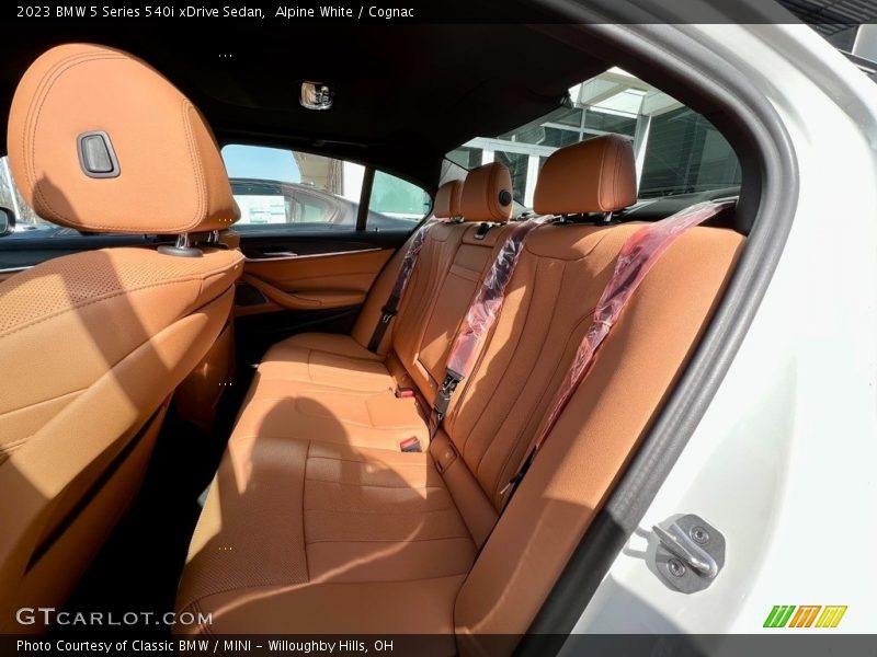 Alpine White / Cognac 2023 BMW 5 Series 540i xDrive Sedan