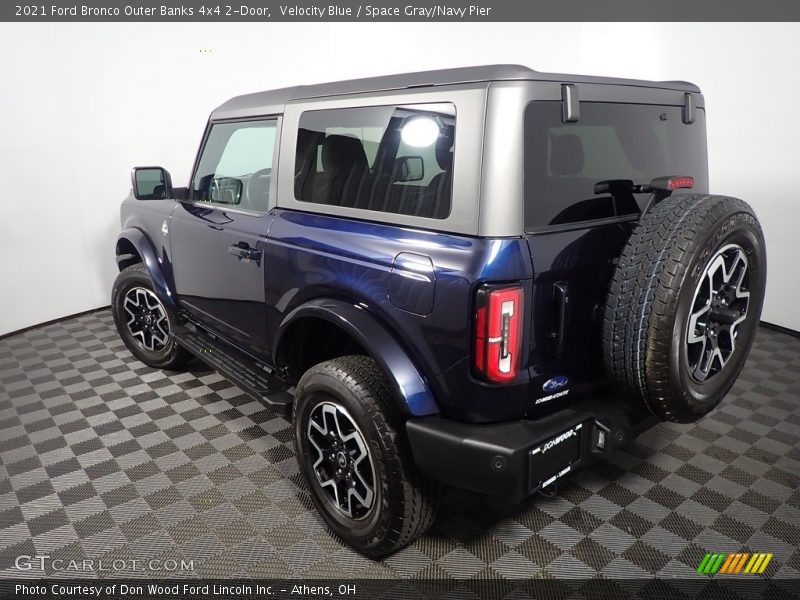 Velocity Blue / Space Gray/Navy Pier 2021 Ford Bronco Outer Banks 4x4 2-Door