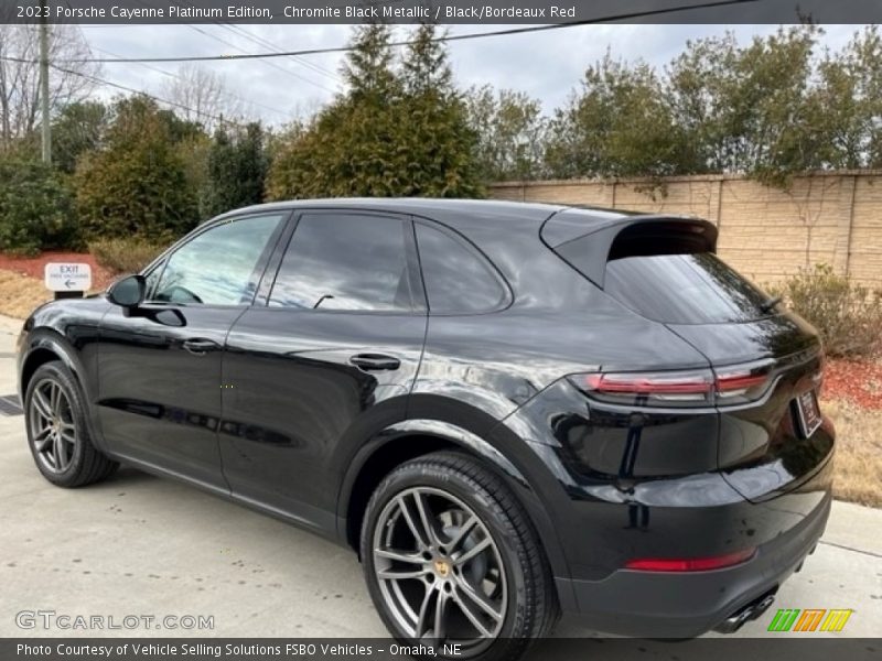Chromite Black Metallic / Black/Bordeaux Red 2023 Porsche Cayenne Platinum Edition