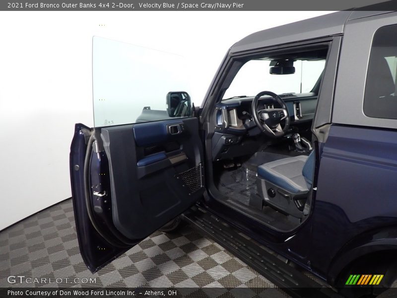 Velocity Blue / Space Gray/Navy Pier 2021 Ford Bronco Outer Banks 4x4 2-Door