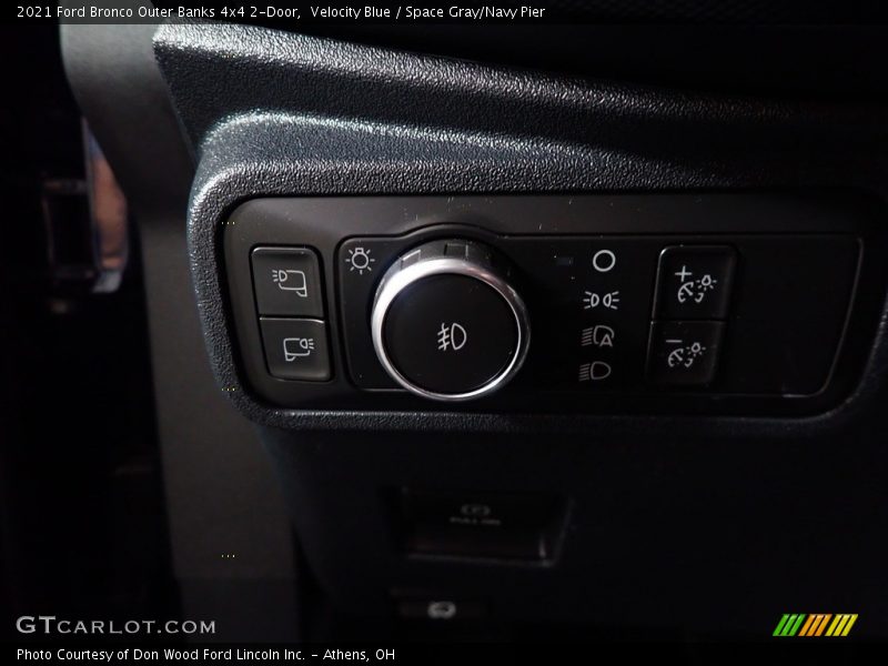 Velocity Blue / Space Gray/Navy Pier 2021 Ford Bronco Outer Banks 4x4 2-Door