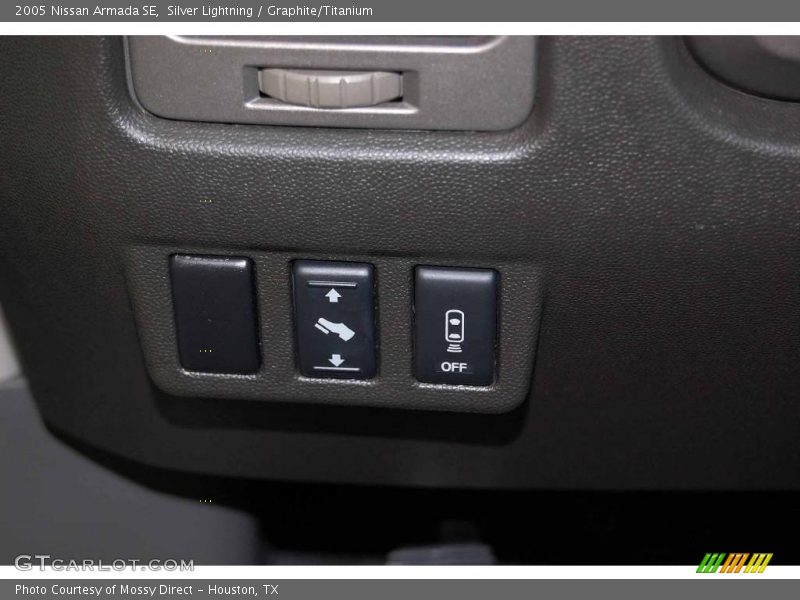 Silver Lightning / Graphite/Titanium 2005 Nissan Armada SE
