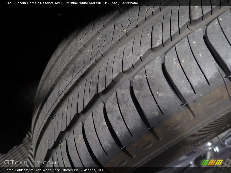 Pristine White Metallic Tri-Coat / Sandstone 2022 Lincoln Corsair Reserve AWD