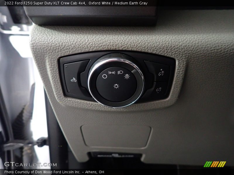 Oxford White / Medium Earth Gray 2022 Ford F250 Super Duty XLT Crew Cab 4x4