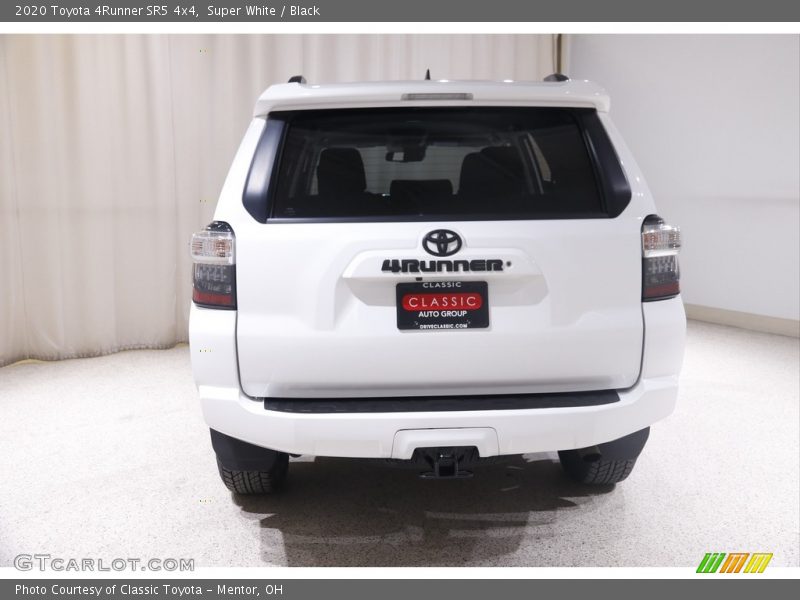 Super White / Black 2020 Toyota 4Runner SR5 4x4