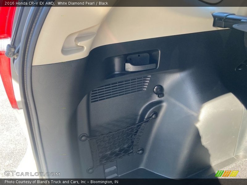 White Diamond Pearl / Black 2016 Honda CR-V EX AWD