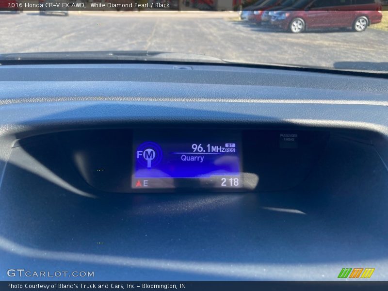 White Diamond Pearl / Black 2016 Honda CR-V EX AWD