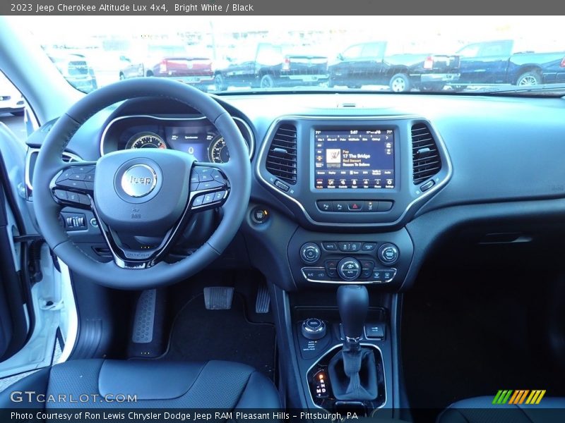 Bright White / Black 2023 Jeep Cherokee Altitude Lux 4x4