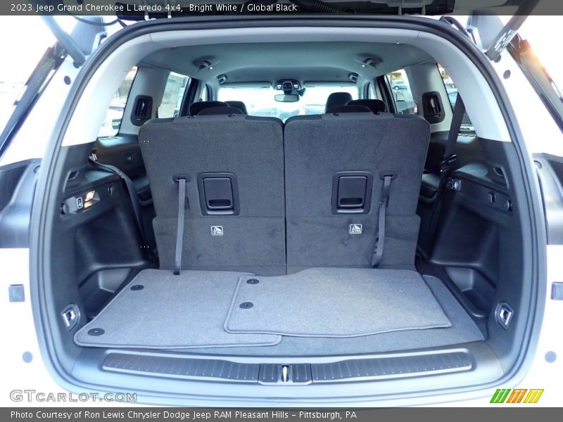 Bright White / Global Black 2023 Jeep Grand Cherokee L Laredo 4x4