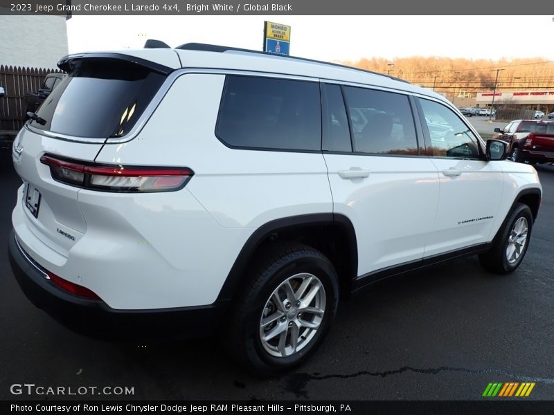 Bright White / Global Black 2023 Jeep Grand Cherokee L Laredo 4x4