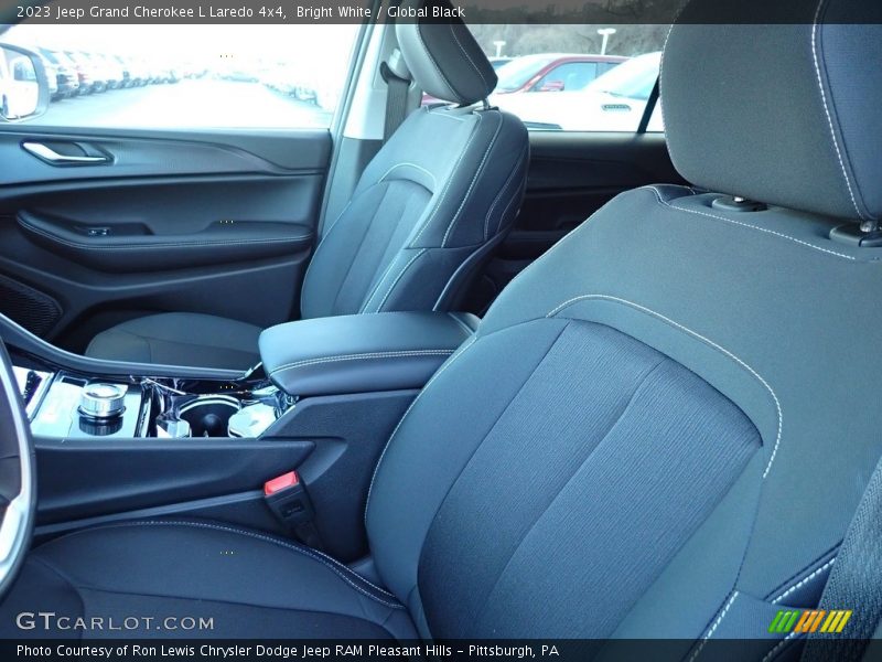 Bright White / Global Black 2023 Jeep Grand Cherokee L Laredo 4x4