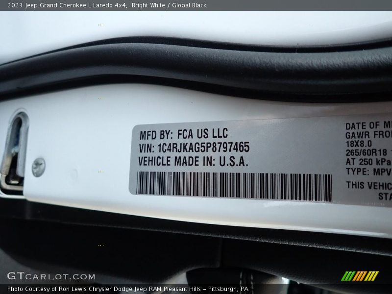 Bright White / Global Black 2023 Jeep Grand Cherokee L Laredo 4x4