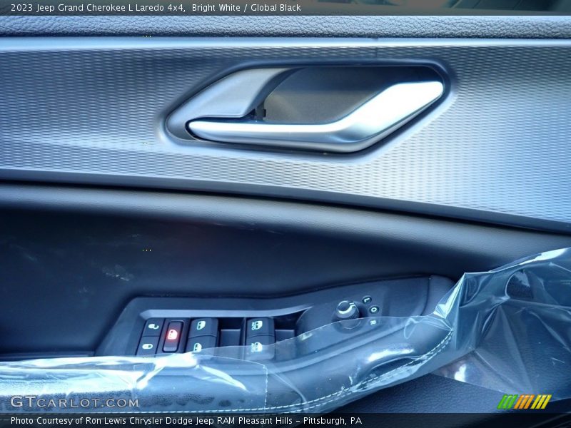 Bright White / Global Black 2023 Jeep Grand Cherokee L Laredo 4x4