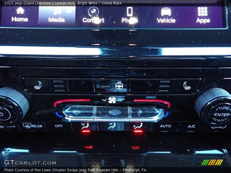 Bright White / Global Black 2023 Jeep Grand Cherokee L Laredo 4x4