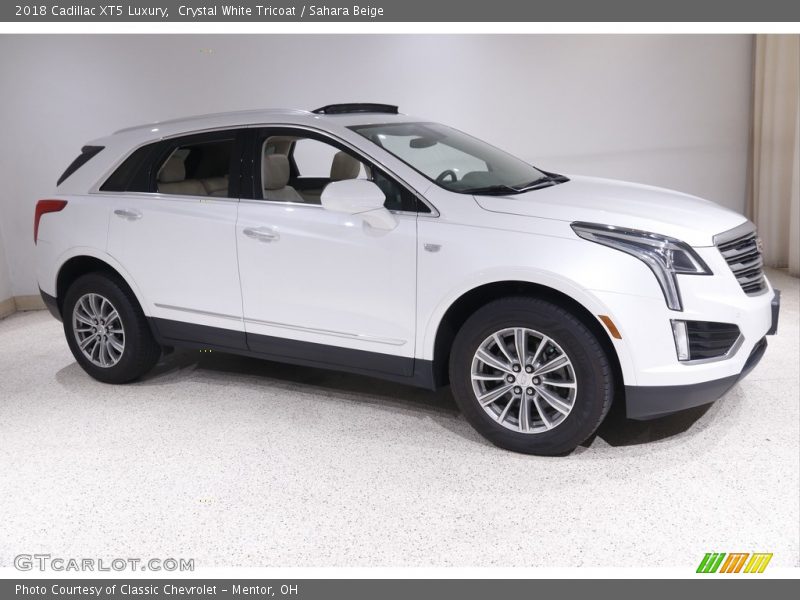 Crystal White Tricoat / Sahara Beige 2018 Cadillac XT5 Luxury