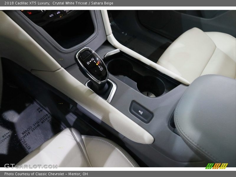Crystal White Tricoat / Sahara Beige 2018 Cadillac XT5 Luxury