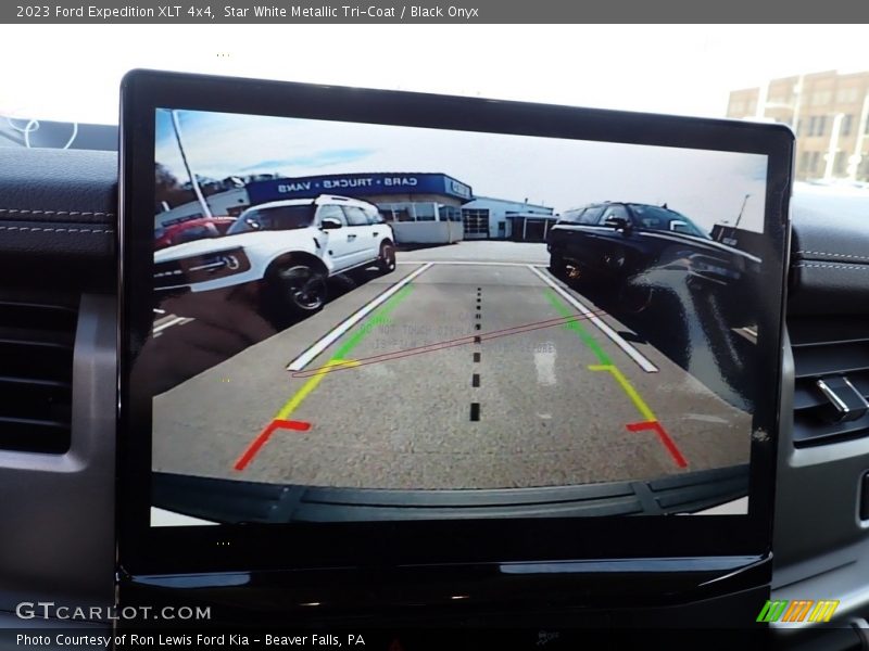 Controls of 2023 Expedition XLT 4x4