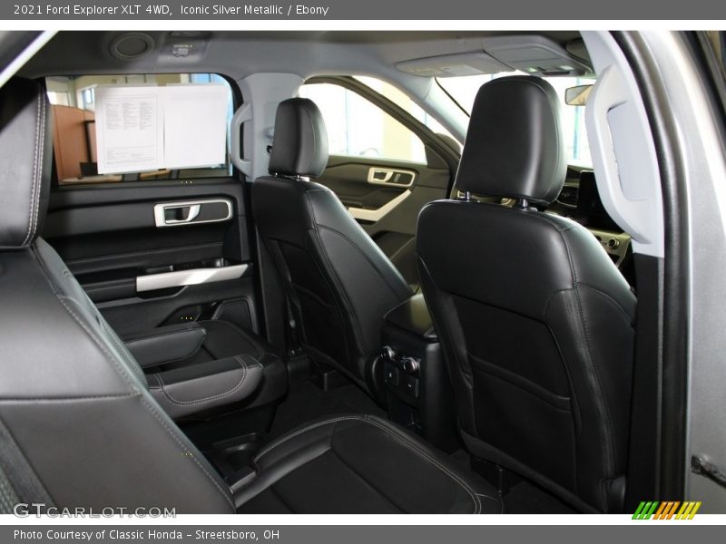 Iconic Silver Metallic / Ebony 2021 Ford Explorer XLT 4WD